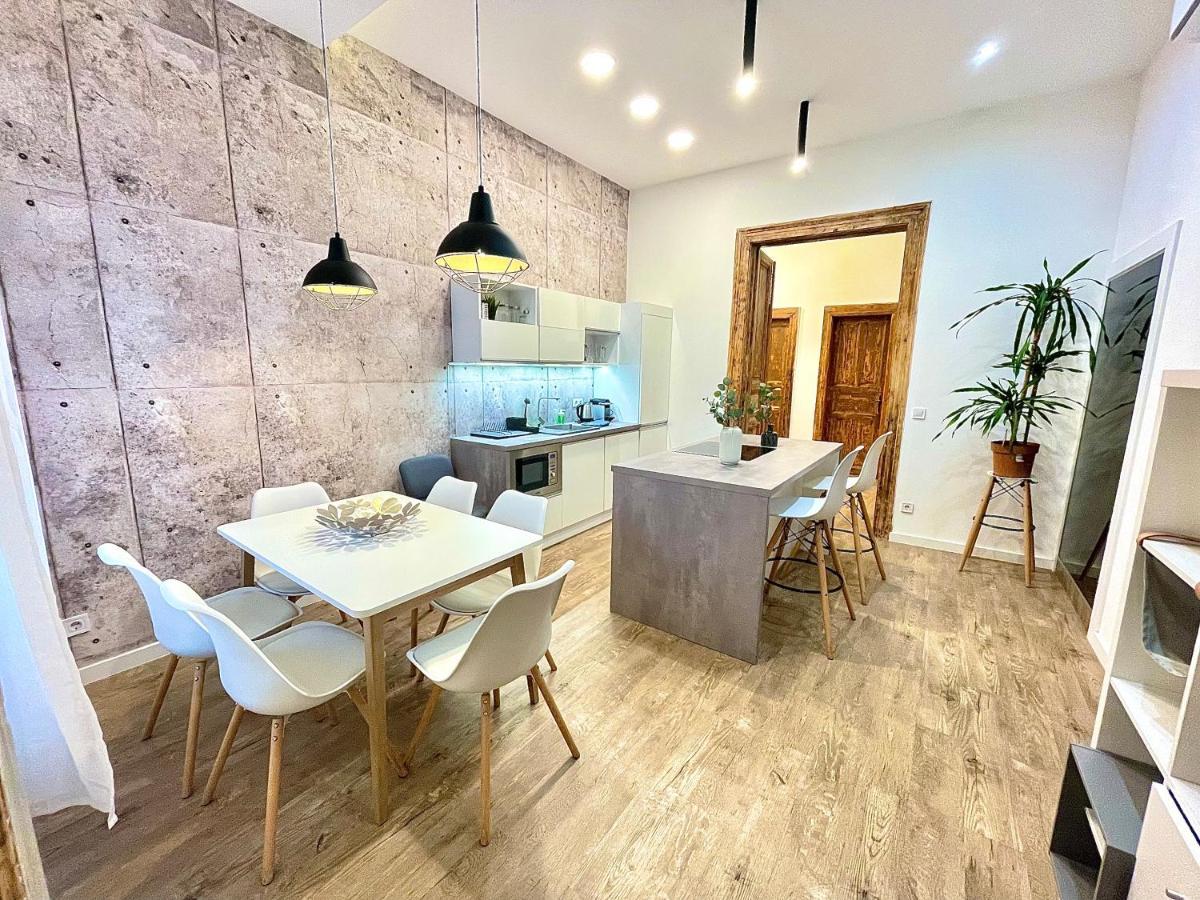 Dream Design Apartment - 3 Bedrooms & Finn Sauna Budapest Exteriör bild