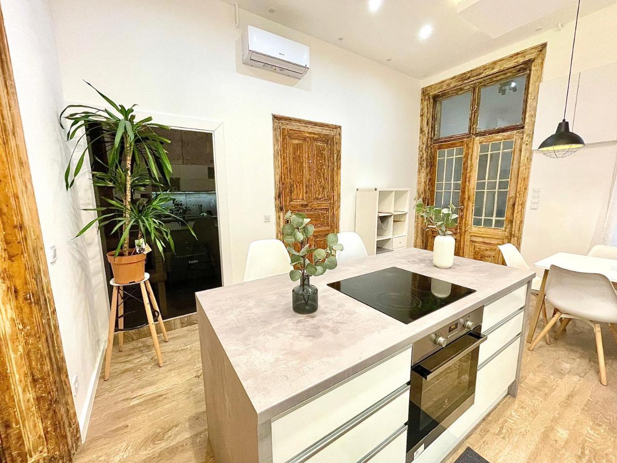 Dream Design Apartment - 3 Bedrooms & Finn Sauna Budapest Exteriör bild